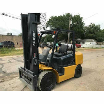 Propane Forklifts 2006  Komatsu  (3)