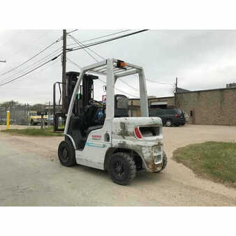 Diesel Forklifts 2013  Nissan  (2)