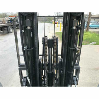 Diesel Forklifts 2013  Nissan  (4)