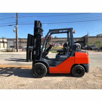 Propane Forklifts 2014  Toyota 8fgu32 (1)