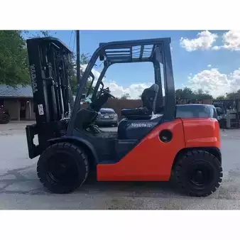 Diesel Forklifts 2015  Toyota 8fd35u (1)