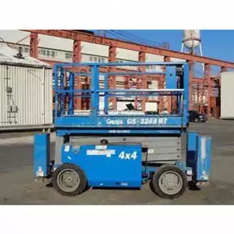 Montacargas Todo Terreno 2011  Genie gs3268rt (2)