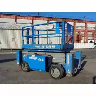 Montacargas Todo Terreno 2011  Genie gs3268rt (4)