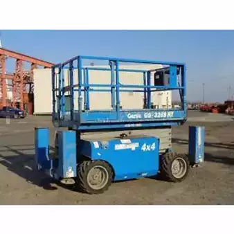 Montacargas Todo Terreno 2011  Genie gs3268rt (5)