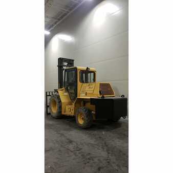 Rough Terrain Forklifts 2011  Mastercraft  (3)