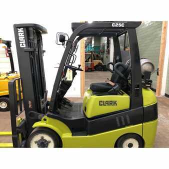 Propane Forklifts 2014  Clark c25c (5)