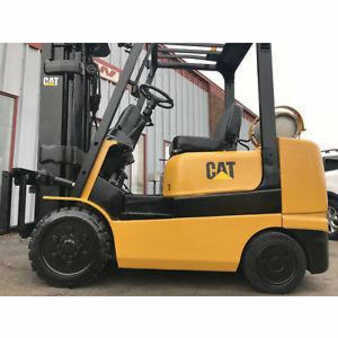 Propane Forklifts - CAT Lift Trucks gc15k (1)