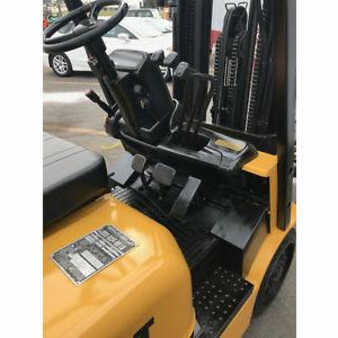 Propane Forklifts - CAT Lift Trucks gc15k (4)