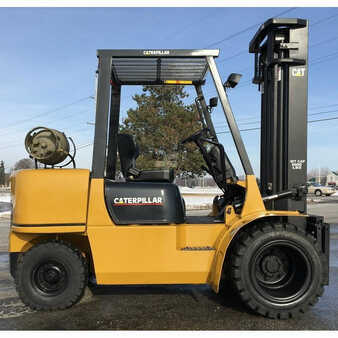 Montacargas GLP 2004  CAT Lift Trucks fg30k (1)
