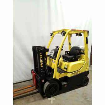 Propane Forklifts 2015  Hyster s40ft (1)