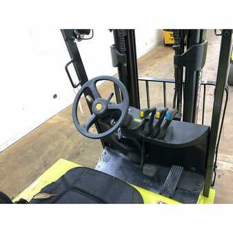 4 Wheels 2013  Clark tmx20 (6)