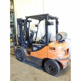Carretilla elevadora GLP 2008  Doosan g30p-5 (5)