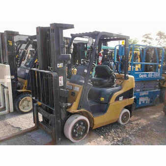 Propane Forklifts 2006  CAT Lift Trucks c5000 (1)
