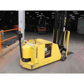 4 Wheels 2002  Hyster w40xtc (2)
