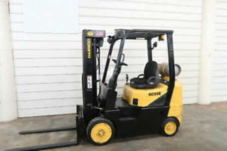 Propane Forklifts 2006  Daewoo  (1)