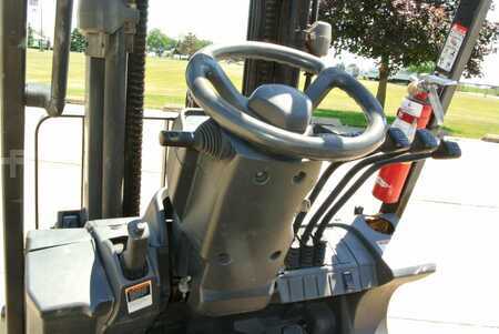 Propane Forklifts - CAT Lift Trucks 2p5000 (8)