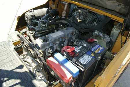 Propane Forklifts - CAT Lift Trucks 2p5000 (10)