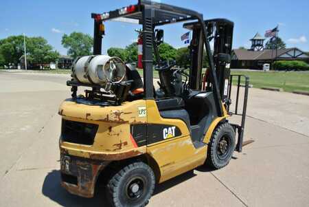 Propane Forklifts - CAT Lift Trucks 2p5000 (2)