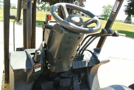 Propane Forklifts - CAT Lift Trucks 2p5000 (8)