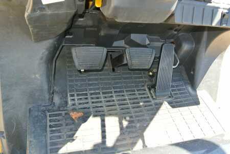 Propane Forklifts - CAT Lift Trucks 2p5000 (9)