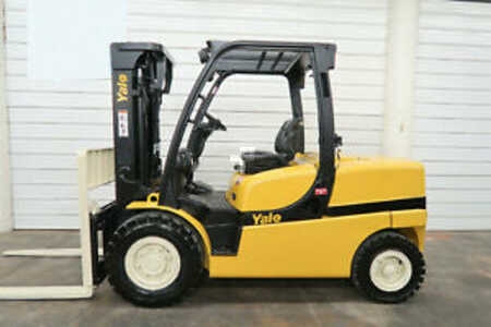 Diesel Forklifts 2010  Yale gdp100vx (1)
