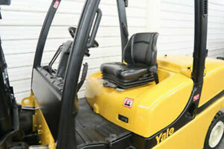 Diesel Forklifts 2010  Yale gdp100vx (7)