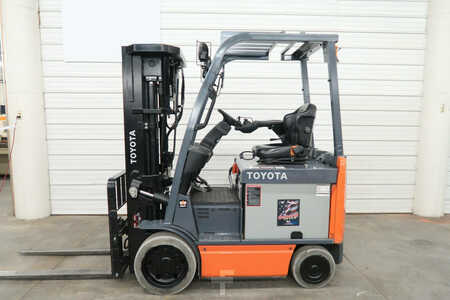 Montacargas Eléctrico (4 ruedas) 2014  Toyota 8fbcu25 (1)