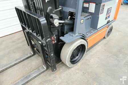 Montacargas Eléctrico (4 ruedas) 2014  Toyota 8fbcu25 (5)