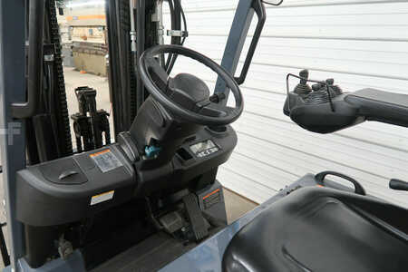 Montacargas Eléctrico (4 ruedas) 2014  Toyota 8fbcu25 (7)