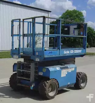 Montacargas Todo Terreno 2011  Genie gs3268rt (2)