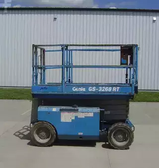 Montacargas Todo Terreno 2011  Genie gs3268rt (4)