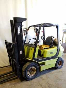 Propane Forklifts 2008  Clark cmp25l (1)