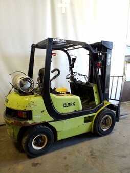 Propane Forklifts 2008  Clark cmp25l (4)