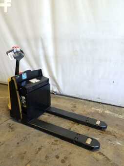 Electric Pallet Jacks 2015  Yale mpb045 (3)