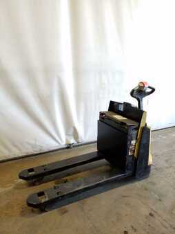 Electric Pallet Jacks 2015  Yale mpb045 (1)
