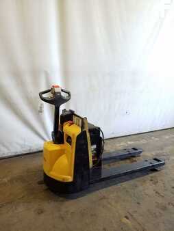 Electric Pallet Jacks 2015  Yale mpb045 (4)