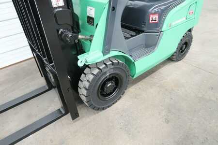 Diesel Forklifts 2012  Mitsubishi fg18n (5)