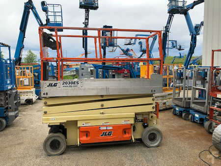 4 Wheels 2013  JLG 2030es (3)