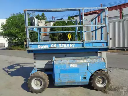 Montacargas Todo Terreno 2011  Genie gs3268rt (1)