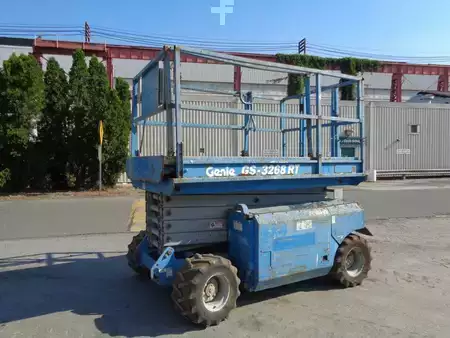Montacargas Todo Terreno 2011  Genie gs3268rt (3)
