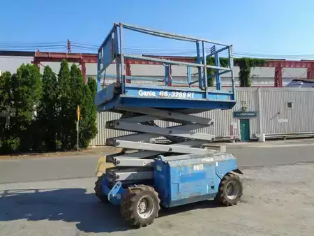 Montacargas Todo Terreno 2011  Genie gs3268rt (8)