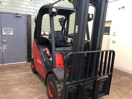 Carretilla elevadora GLP 2006  Linde h25t (2)