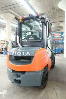 Diesel Forklifts 2017  Toyota 8fdu32 (2)