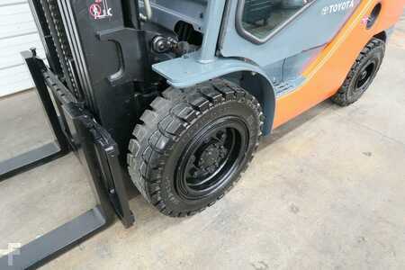 Diesel Forklifts 2017  Toyota 8fdu32 (6)