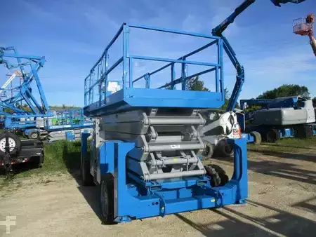 Montacargas Todo Terreno 2011  Genie gs5390rt (2)