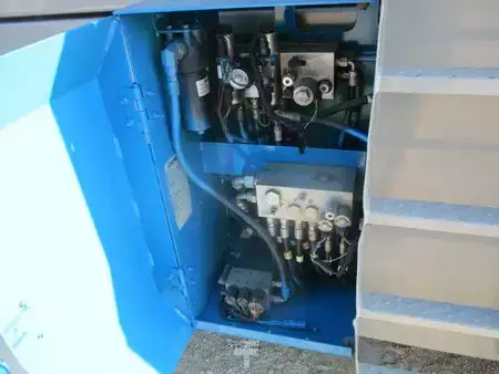 Montacargas Todo Terreno 2011  Genie gs5390rt (7)