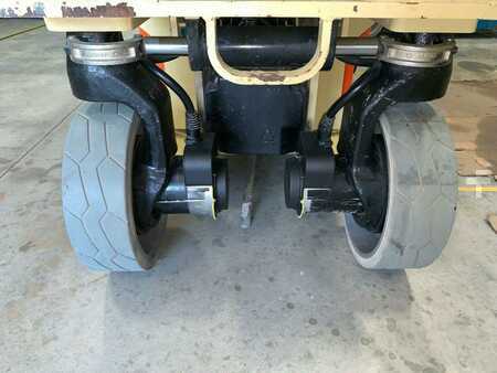 4 Wheels 2012  JLG 2630es (5)