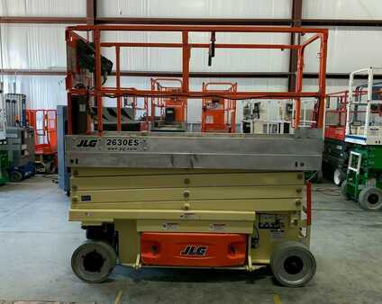 4 Wheels 2012  JLG 2630es (8)