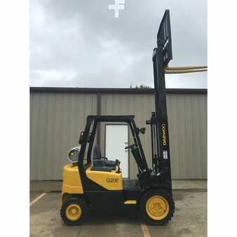 Propane Forklifts 2003  Daewoo g20e-3 (2)