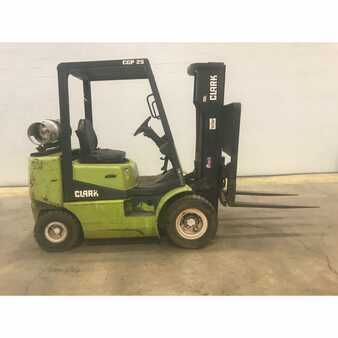 Propane Forklifts 1996  Clark cgp25 (3)